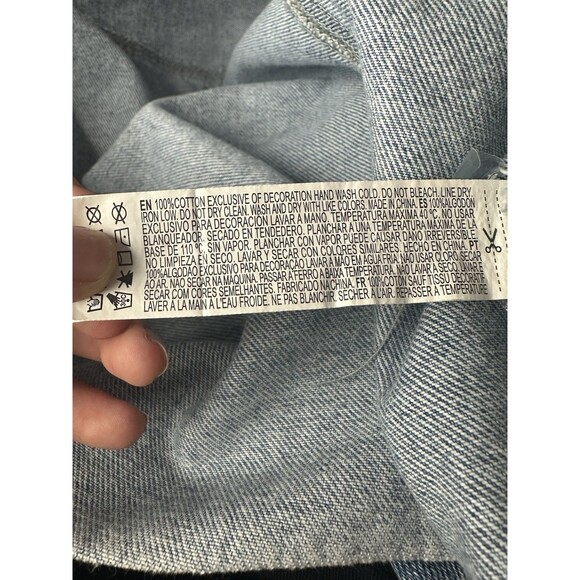 Forever 21 Denim Cut Off Jacket Ladies Size 0X 100% Cotton Bling Accent - Picture 4 of 4